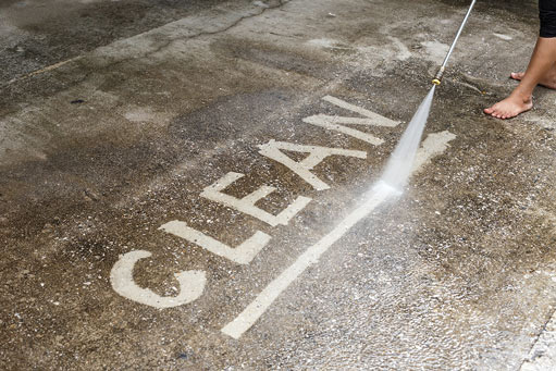 Tips for Using Pressure Cleaners While Cleaning Concrete